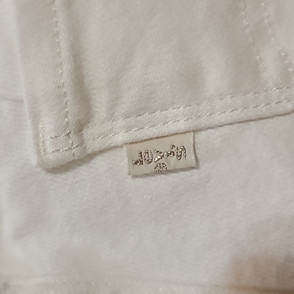 White 505 Straight Levi jeans, 29 in waistline, size 8-10 - Picture 4 of 10
